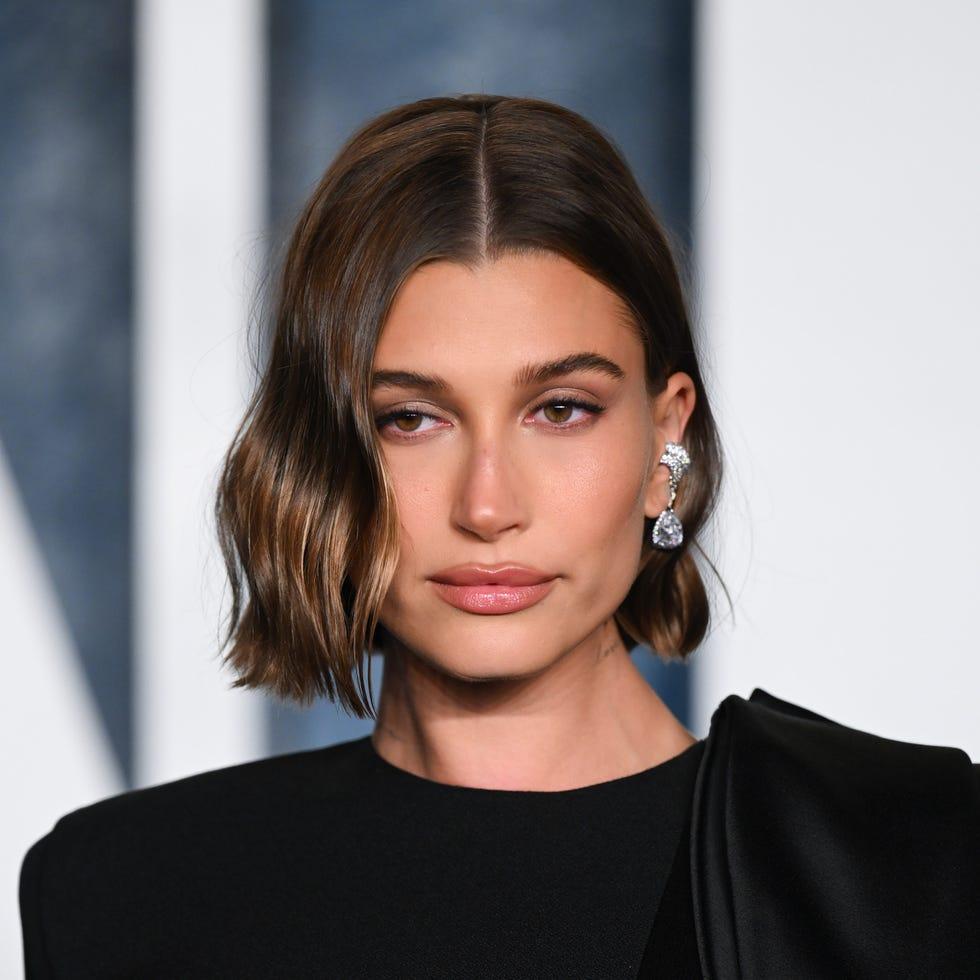 Hailey Bieber soft textured bob haircut look