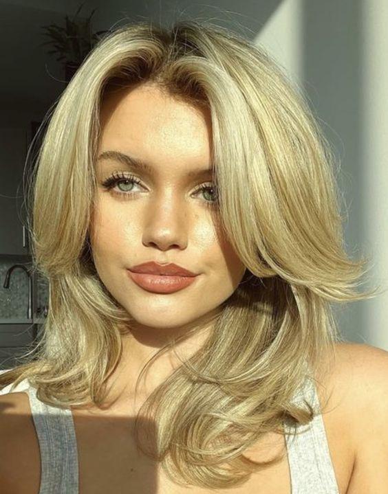 90s inspired layered blowout