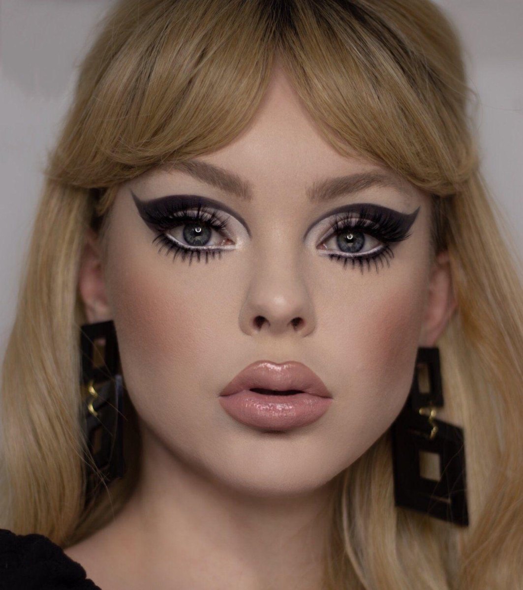 Winged liner and 60s lashes