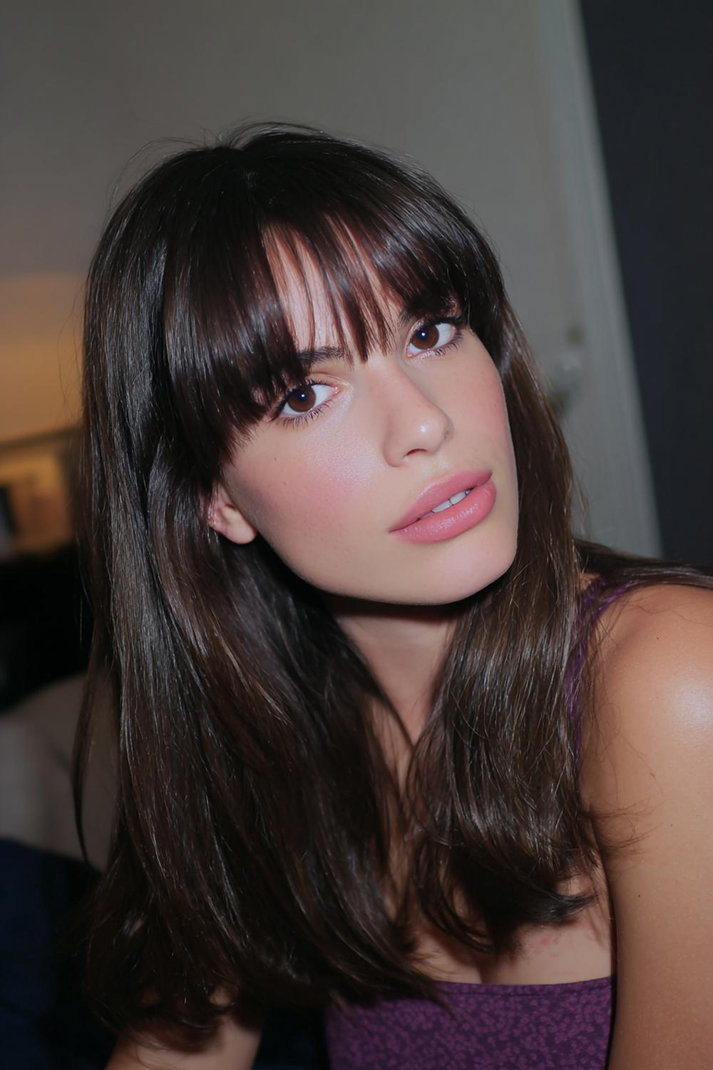 25. Best Hairstyles for 2026: Bangs Hairstyle with Micro Fringe and Sleek Length