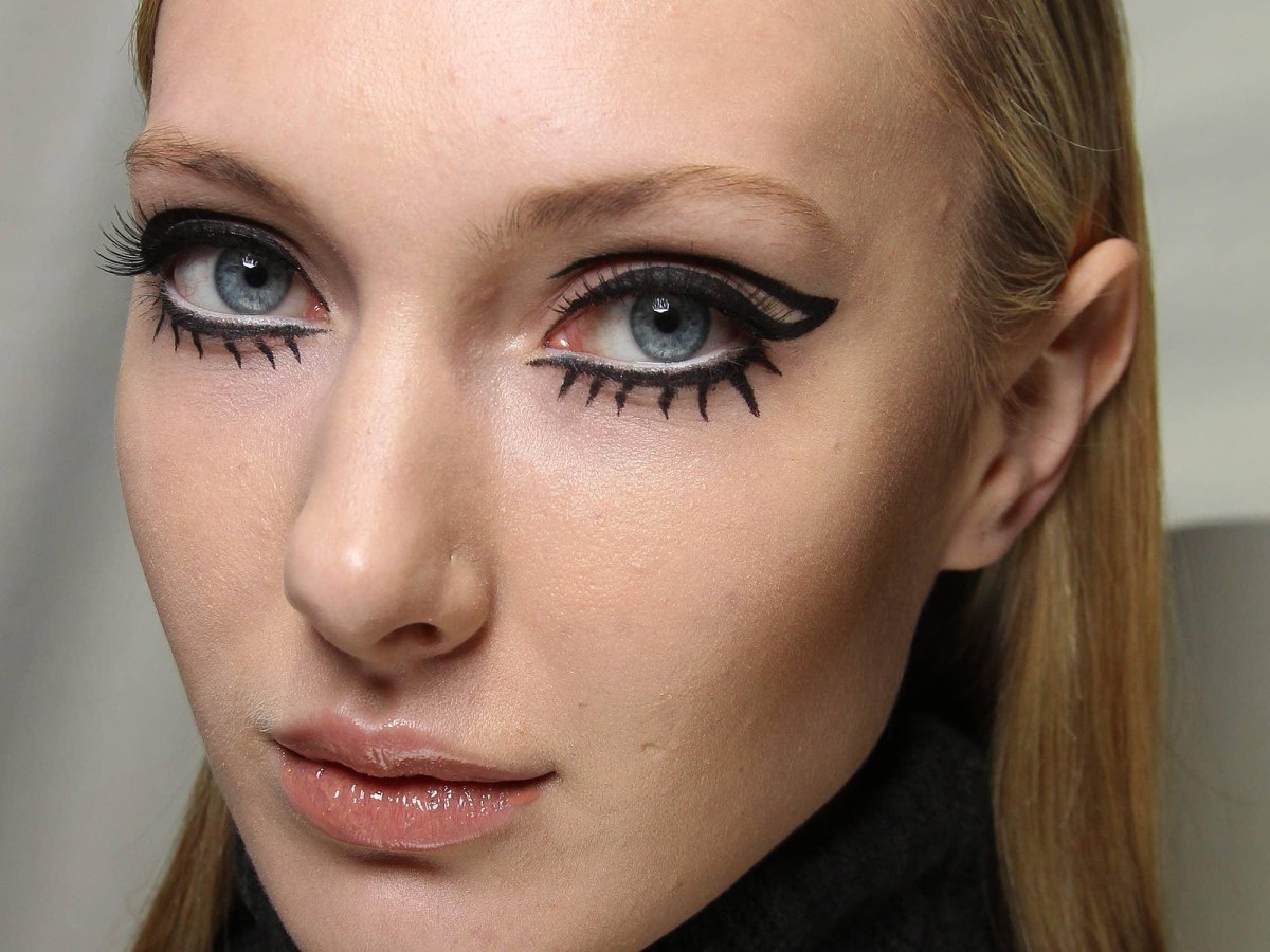 Black graphic mod eyeliner shapes