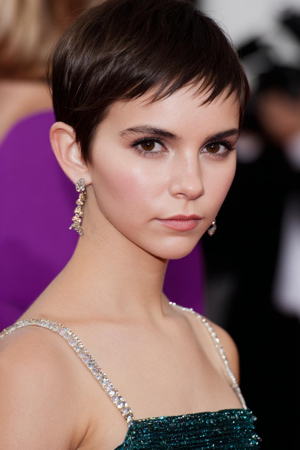 11. Edgy Celebrity Inspired Hairstyles 2026 Sleek Pixie with Long Top