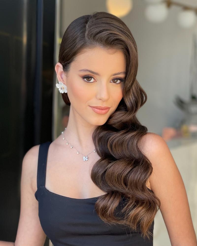 Side Swept Hollywood Waves Inspiration and Styling Ideas