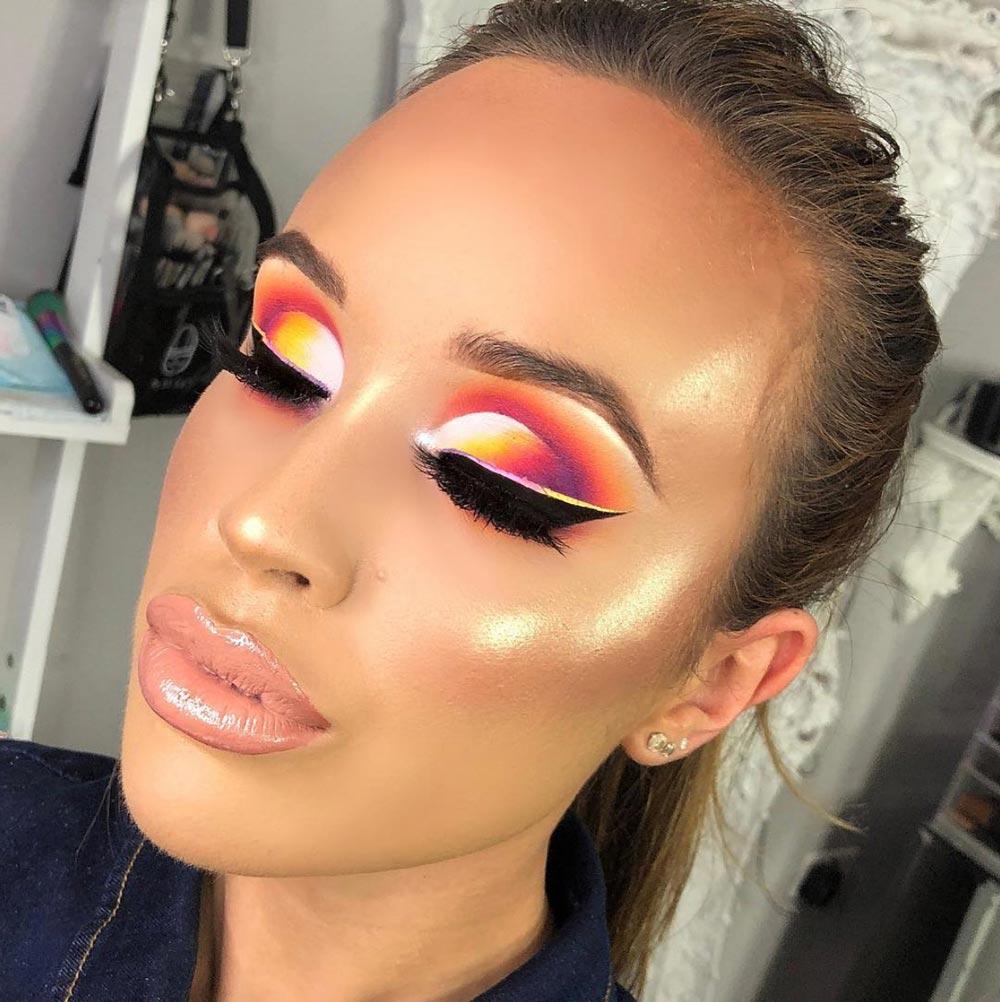 Natural brown cut crease eyeliner look