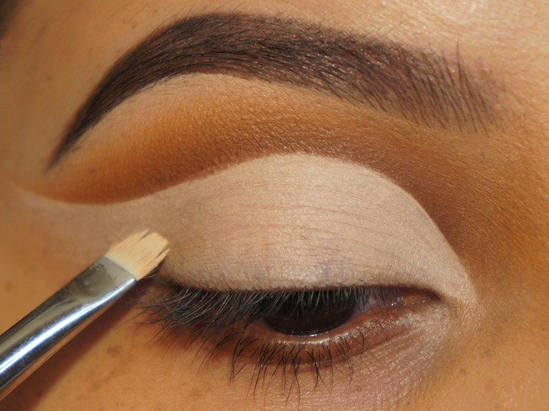 60s Cut Crease Makeup Tutorial for a Classic Mod Look