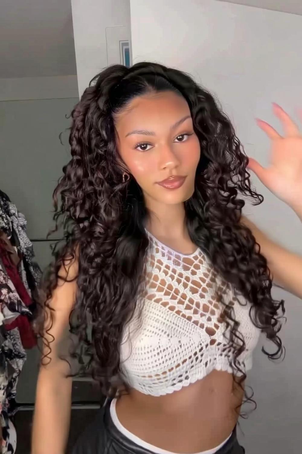 Voluminous Curl Definition