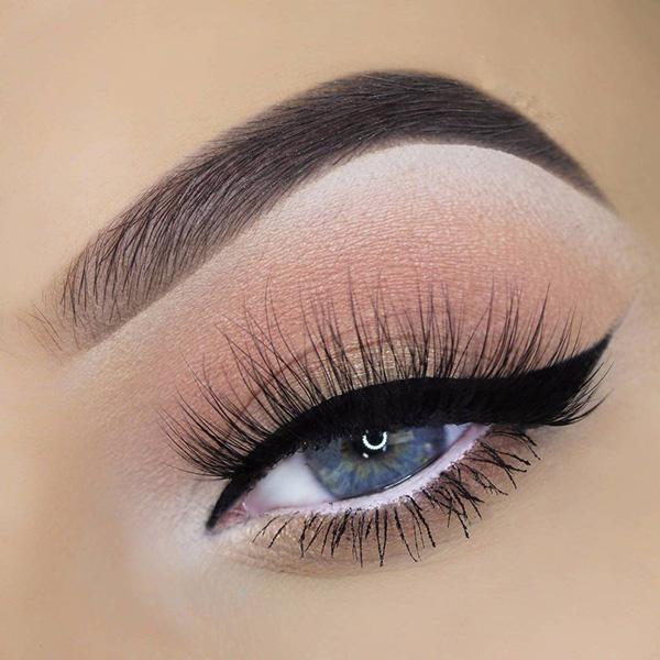 Minimal floating cut crease eyeliner line