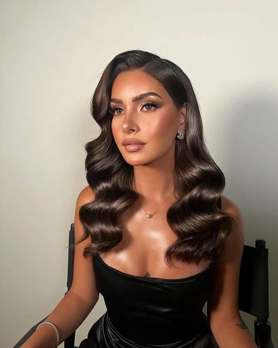 Balayage Hollywood Wellen offene Haare mit warmen Farbtönen