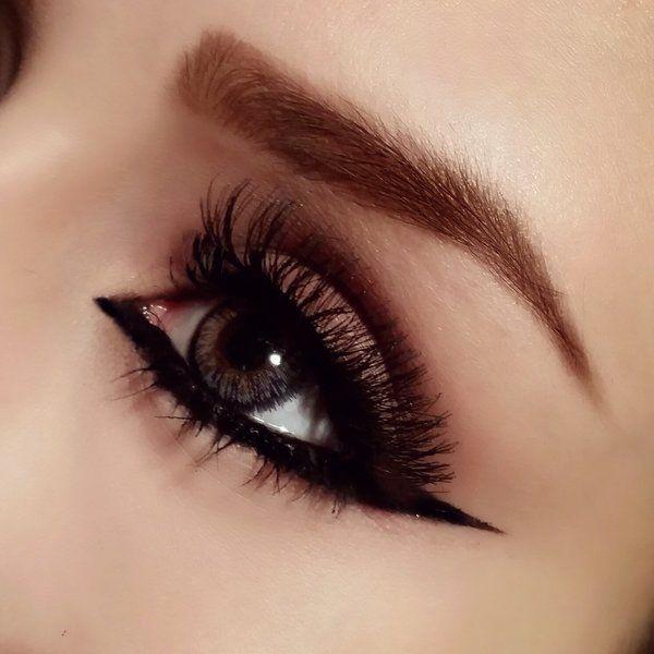 90s eyeliner and dramatic lashes