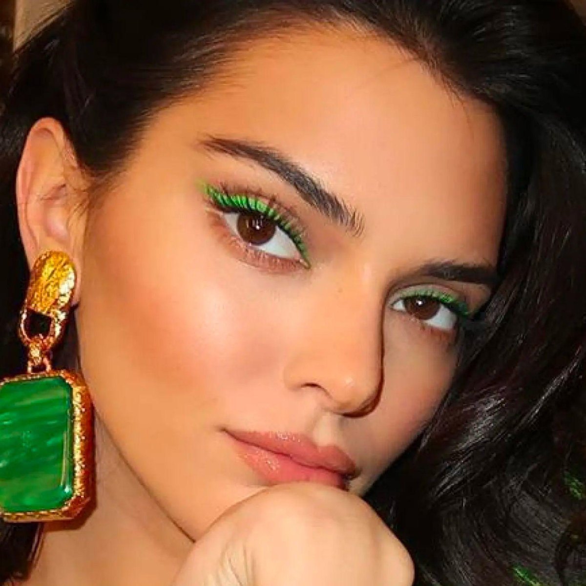Kendall Jenner experimental eyeliner look