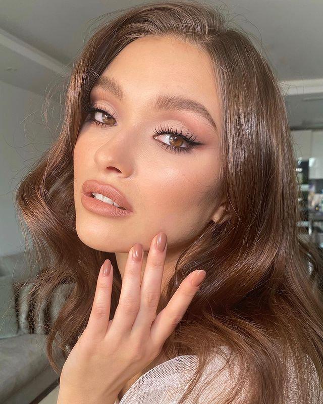 90s Glam Makeup Tutorial for a Supermodel Look