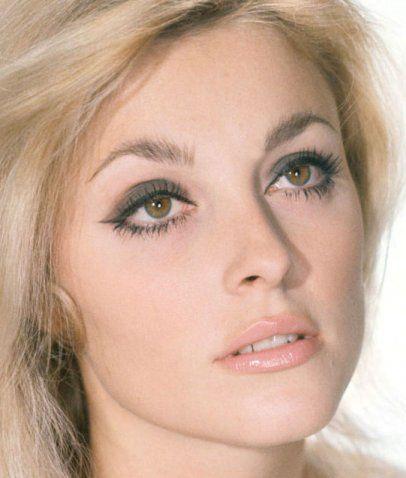 1960s matte foundation makeup style