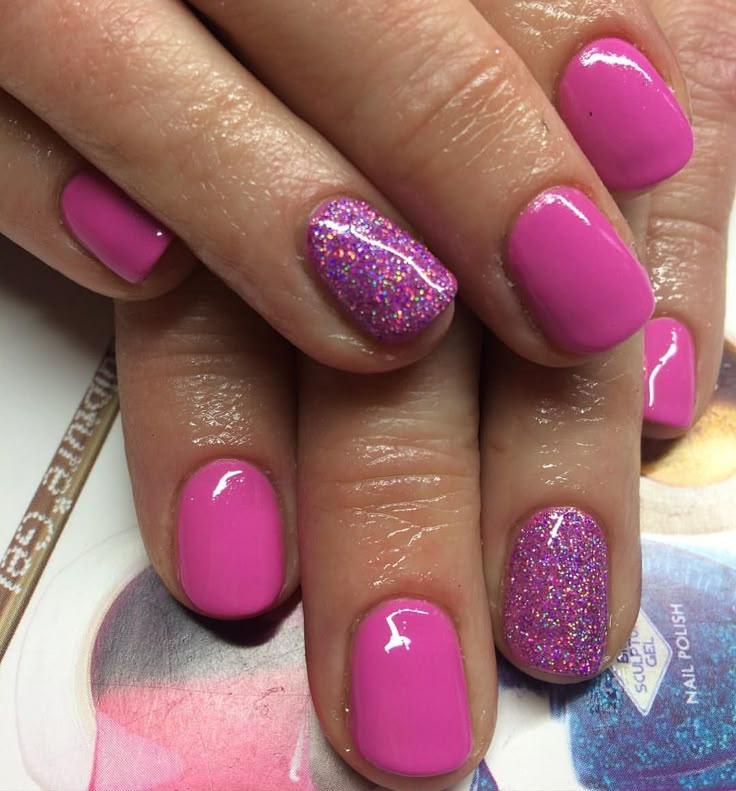 Glitter accent concert nails