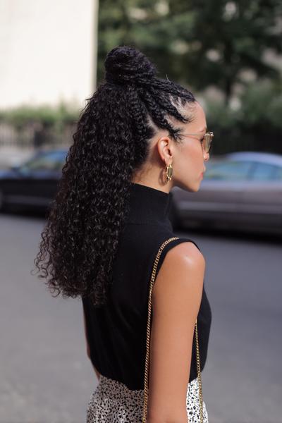 8. Half-Up Top Knot in Hairstyles Braids Knotless Texture