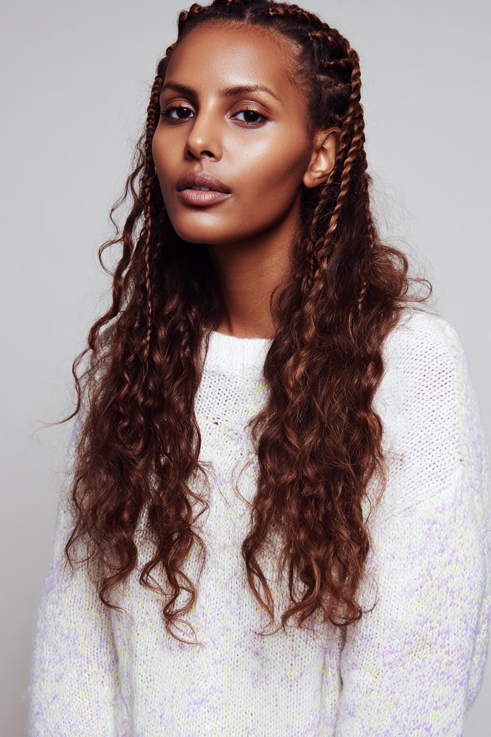 17. Hairstyles for All Hair Types: Mini Braids Mixed into Loose Hair for Texture
