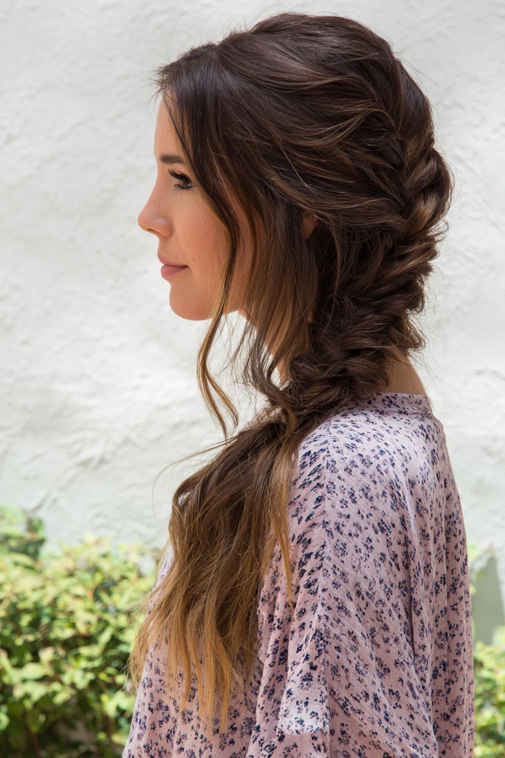 21. Hairstyles for All Hair Types: Side Braid with Loose Waves and Soft Pull-Through