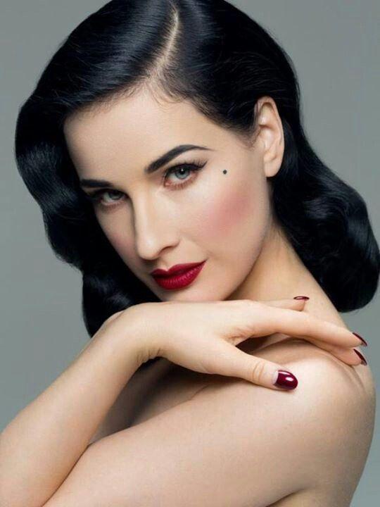 Retro makeup dark Hollywood waves