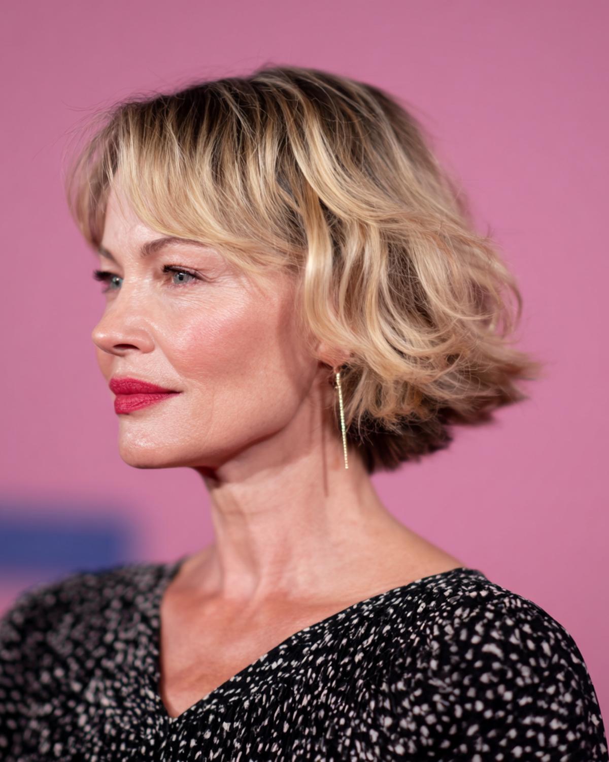 Blonde Wavy Bob With Layers