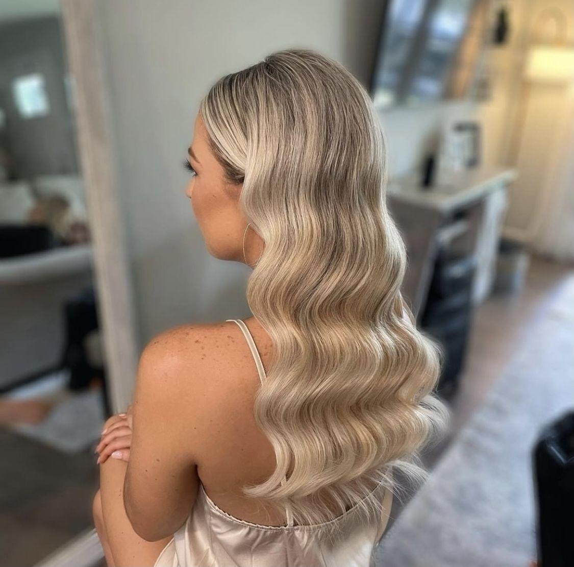 Loose modern Hollywood waves