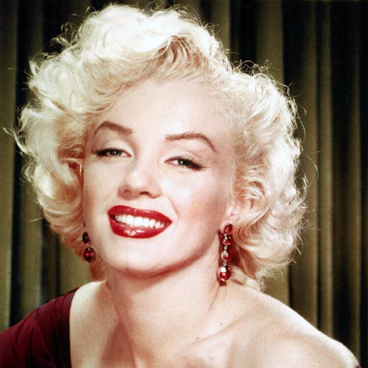 Marilyn Monroe vintage curls