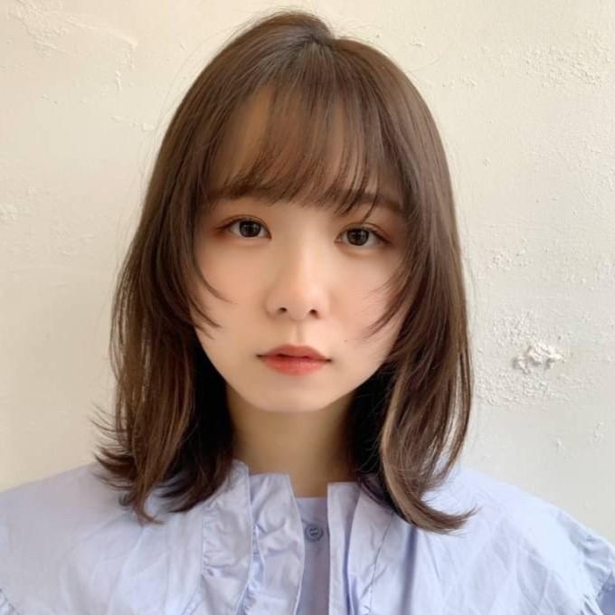 Straight hair soft wolf cut