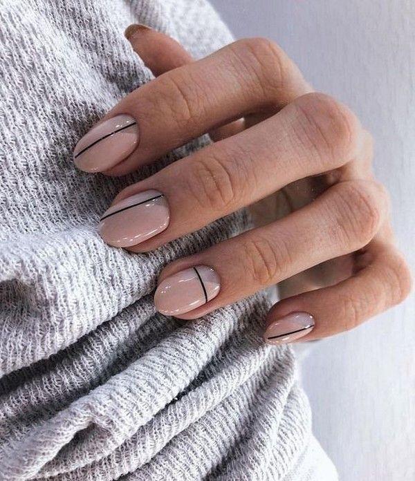 Minimal Fine Line accent nail