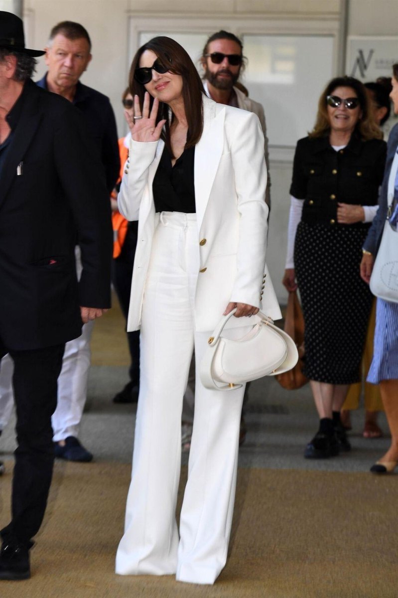 Monica Bellucci minimalist chic look