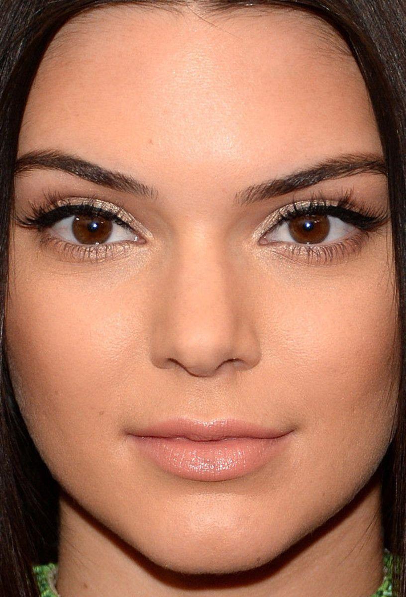 Kendall Jenner nude lip makeup