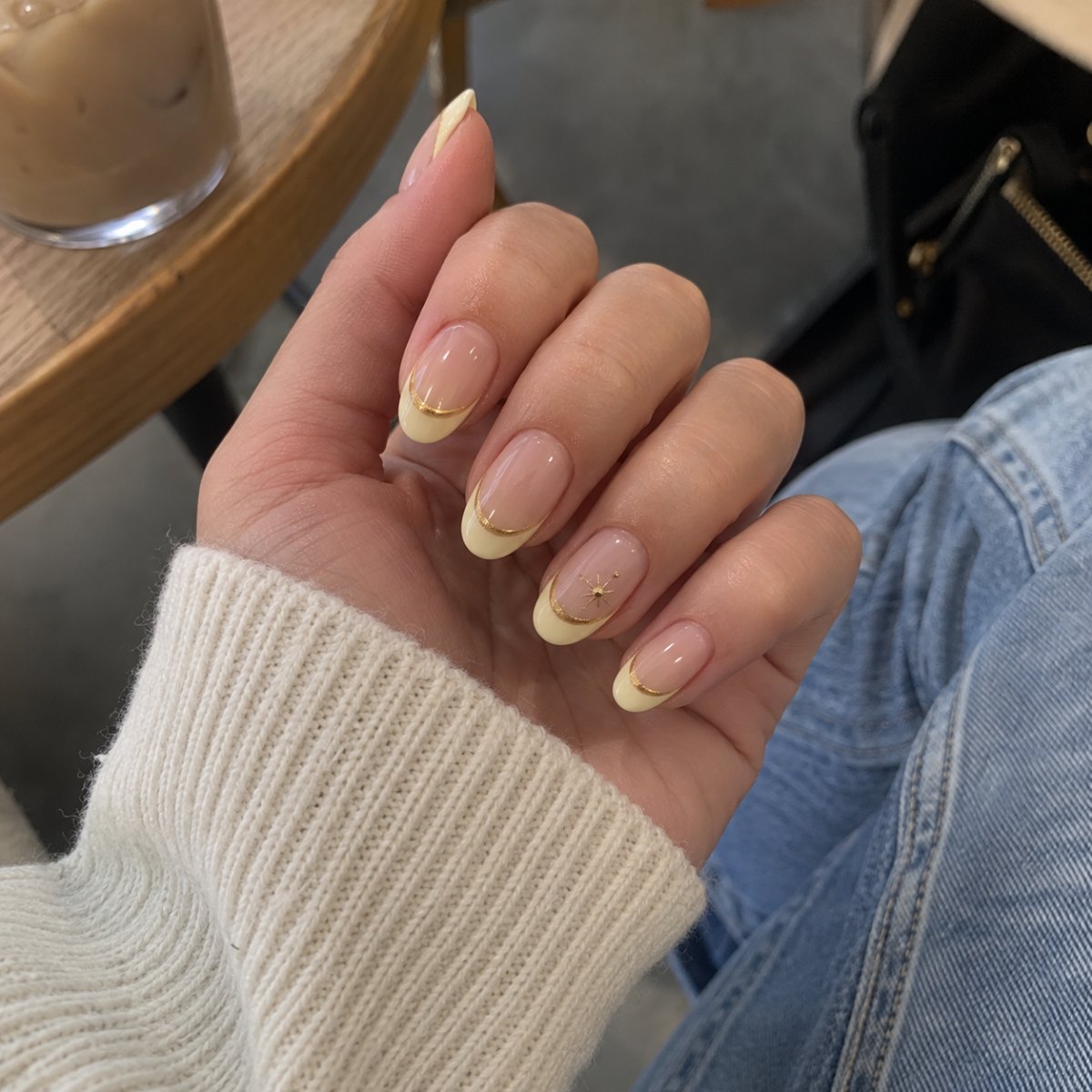 Pastel yellow gold detail nails