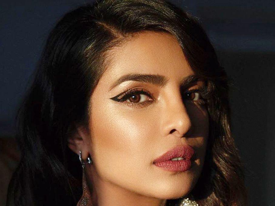 Priyanka Chopra defined brows eye makeup