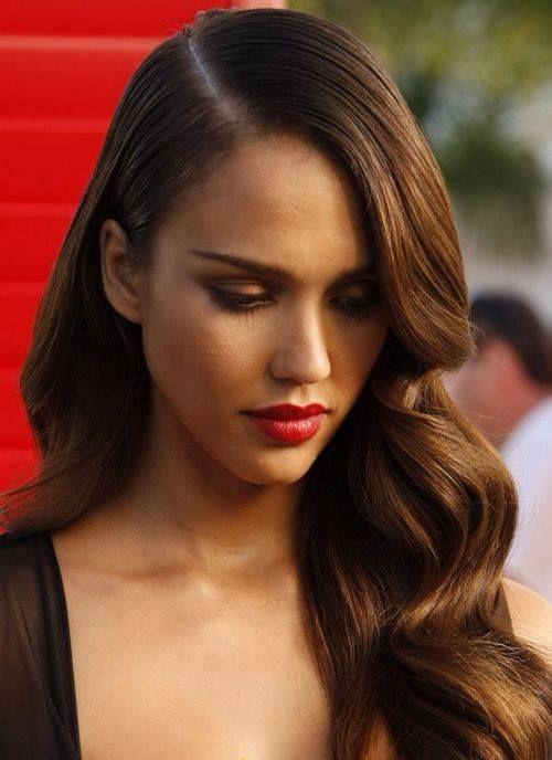 Side parted Hollywood waves hairstyle