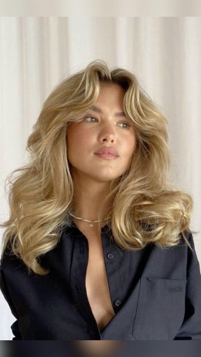 Curtain bangs 90s blowout layers