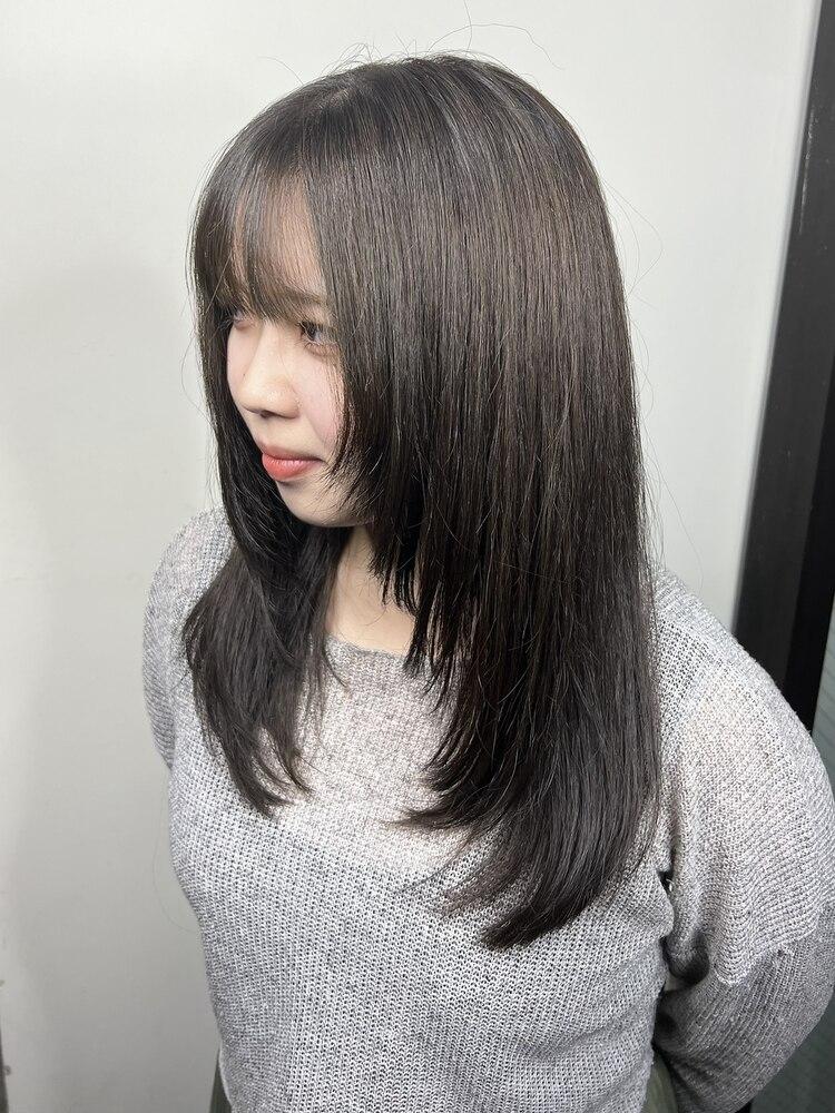Straight hair soft wolf cut