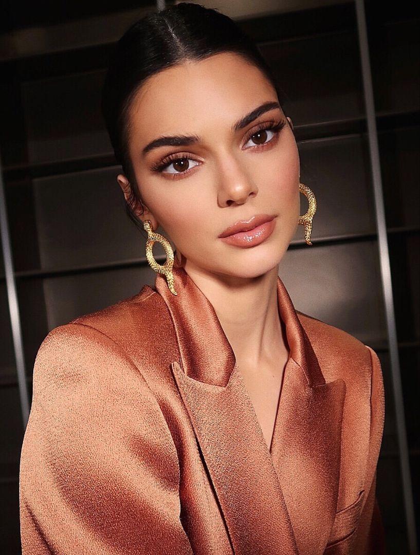 Kendall Jenner bronzed beauty formula