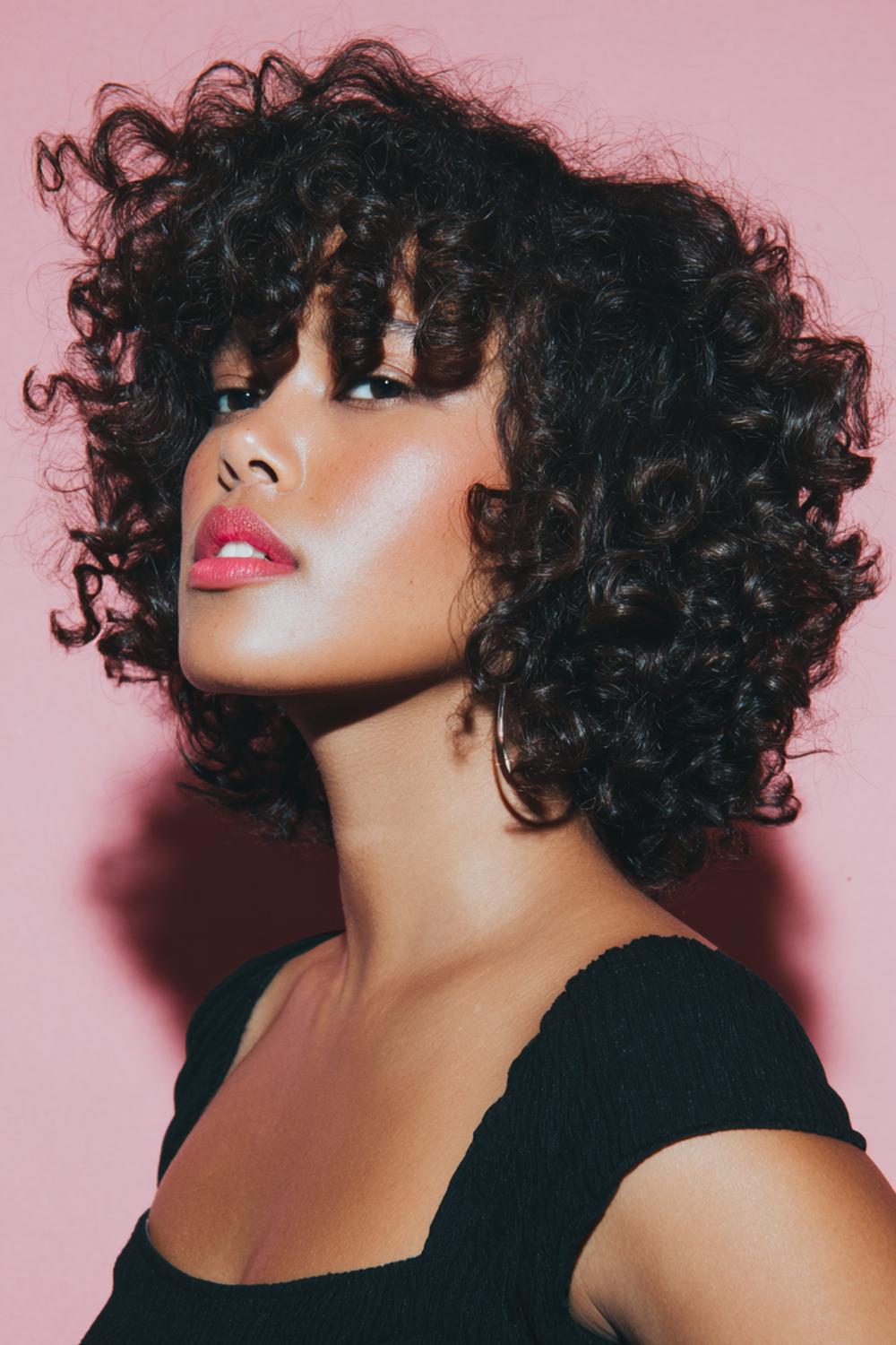 5. Trendy Hair Looks 2026: Curly Rounded Bob with Defined Ringlets