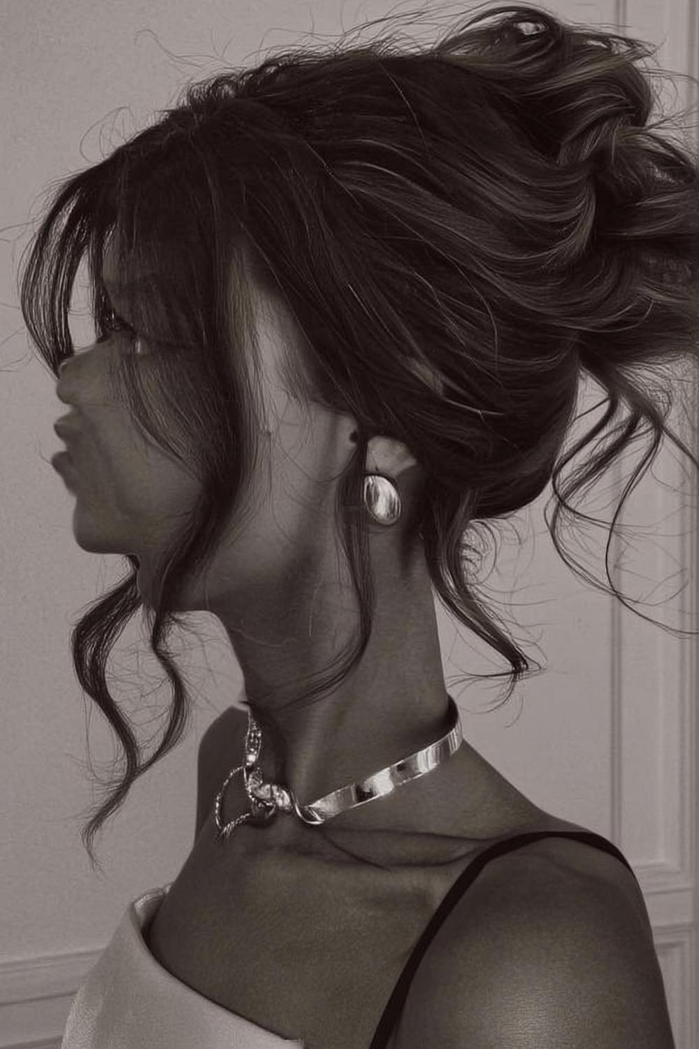 Monochrome Twisted Side Profile